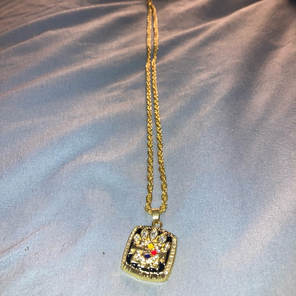Pittsburgh Steelers Gold-Tone Women's Pendant Necklace - Picture 2 of 4